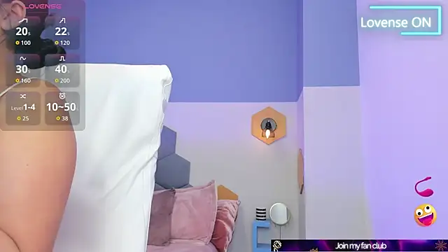 Chloe fischer  online show from 10.21.25