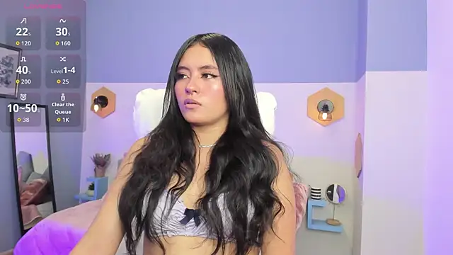 Chloe fischer  online show from 11.07.25