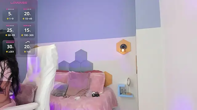 Chloe fischer  online show from 04.10.26