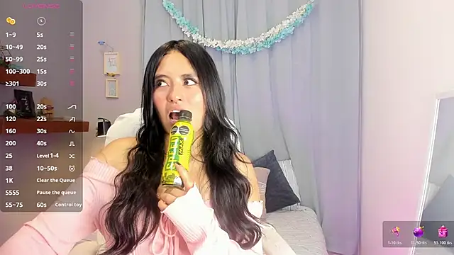 Chloe fischer  online show from 04.15.26