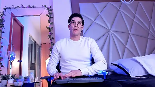 Karimferrer online show from 01.14.26