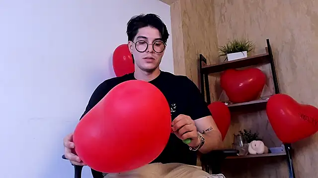 Snapshot of Karimferrer chatting on 02.15.26 Karimferrer online show from 02.15.26