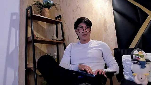 Snapshot of Karimferrer chatting on 02.25.26 Karimferrer online show from 02.25.26