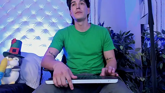 Snapshot of Karimferrer chatting on 03.19.26 Karimferrer online show from 03.19.26