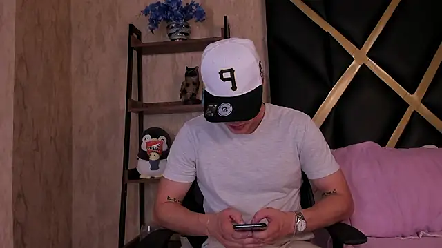 Snapshot of Karimferrer chatting on 03.25.26 Karimferrer online show from 03.25.26