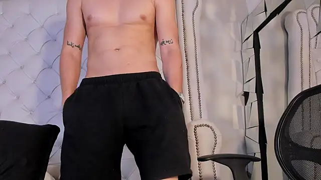 Snapshot of Karimferrer chatting on 03.27.26 Karimferrer online show from 03.27.26