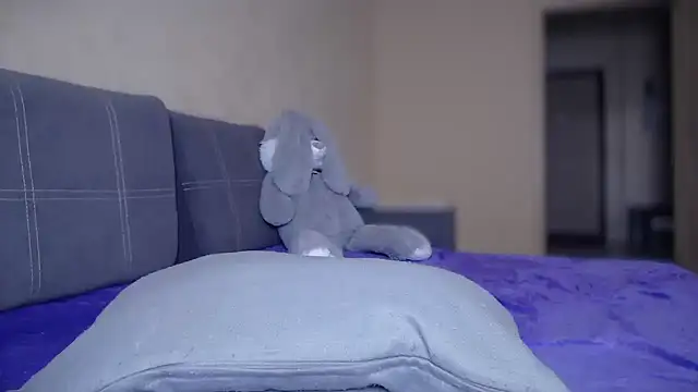 AlexaCruze online show from 02.15.25