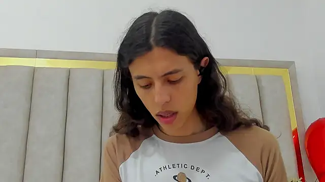 FreyaMoller online show from 10.08.25