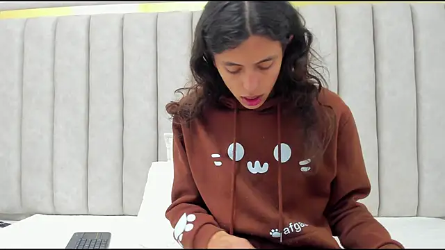 FreyaMoller online show from 02.10.26