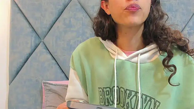 FreyaMoller online show from 06.16.26