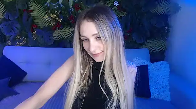 Snapshot of Horny_Blond chatting on 12.25.24 Horny Blond online show from 12.25.24