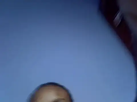 Snapshot of Queen_petite_ chatting on 03.20.25 Queen petite  online show from 03.20.25