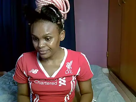 Queen petite  online show from 05.25.26
