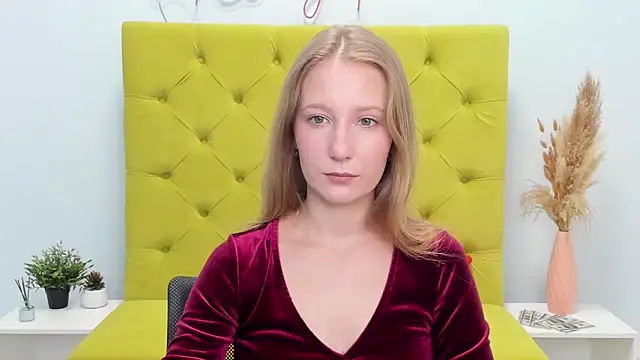 LolaWilsons online show from 04.09.26