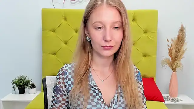 Snapshot of LolaWilsons chatting on 05.11.26 LolaWilsons online show from 05.11.26