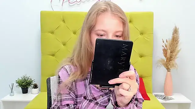 Snapshot of LolaWilsons chatting on 05.26.26 LolaWilsons online show from 05.26.26