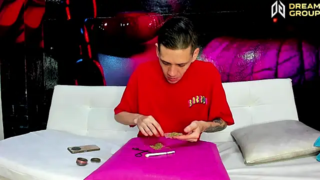 SlimLoves online show from 12.14.25