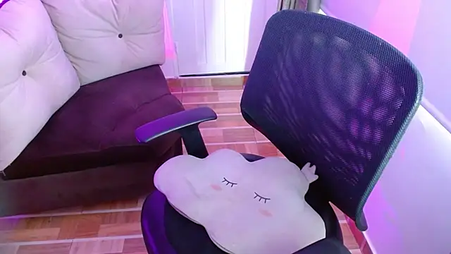 milfrousse online show from 02.11.25