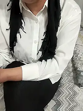 Snapshot of _Sahra_ chatting on 11.08.25 Sahra online show from 11.08.25