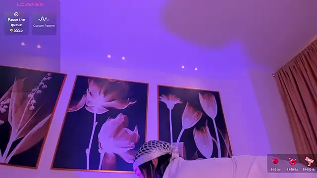 SamanthaConnor  online show from 01.23.25