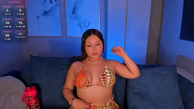 SamanthaConnor  online show from 02.24.25