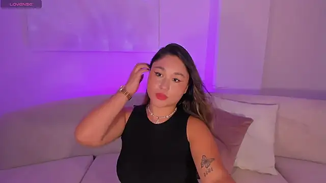 SamanthaConnor  online show from 03.04.25