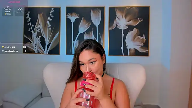 SamanthaConnor  online show from 03.13.25