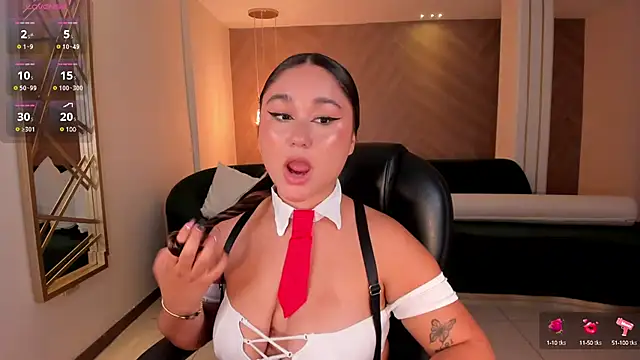 SamanthaConnor  online show from 03.16.25