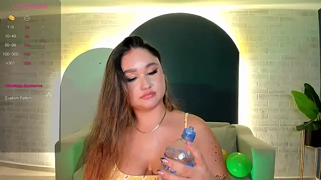 SamanthaConnor  online show from 03.17.25