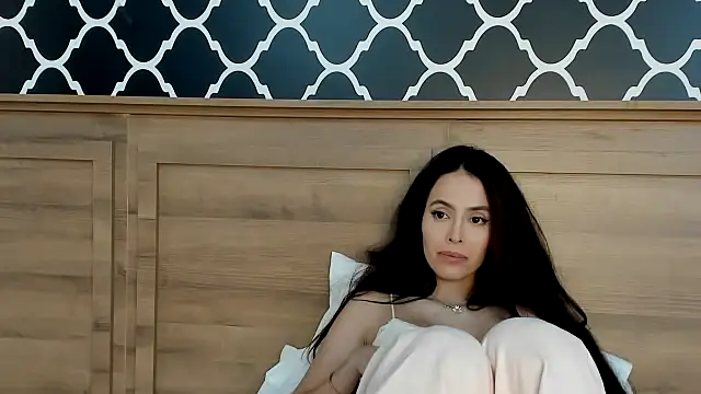 Amber Rush  online show from 03.20.25