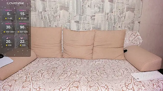 NikkiNSerdron online show from 09.14.25