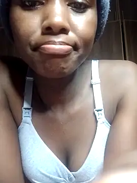 Snapshot of bebsexy chatting on 10.24.25 bebsexy online show from 10.24.25