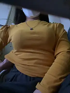 Snapshot of Tuongvy05 chatting on 12.16.24 Tuongvy05 online show from 12.16.24