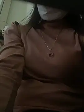 Snapshot of Tuongvy05 chatting on 12.18.24 Tuongvy05 online show from 12.18.24