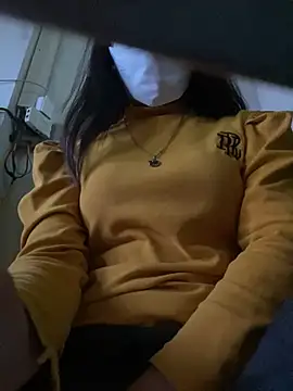 Snapshot of Tuongvy05 chatting on 12.19.24 Tuongvy05 online show from 12.19.24