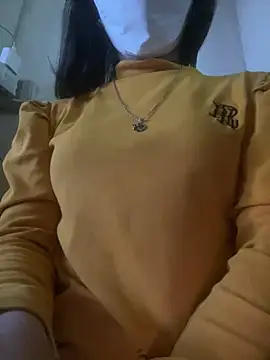 Snapshot of Tuongvy05 chatting on 12.19.24 Tuongvy05 online show from 12.19.24