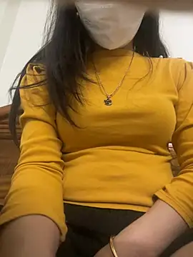 Snapshot of Tuongvy05 chatting on 12.21.24 Tuongvy05 online show from 12.21.24