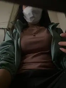 Snapshot of Tuongvy05 chatting on 12.21.24 Tuongvy05 online show from 12.21.24