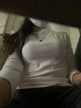 Snapshot of Tuongvy05 chatting on 12.31.24 Tuongvy05 online show from 12.31.24