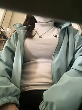 Snapshot of Tuongvy05 chatting on 01.01.25 Tuongvy05 online show from 01.01.25