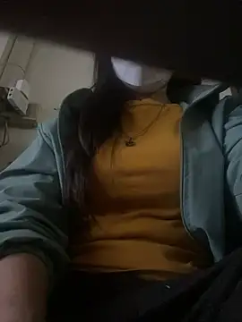 Snapshot of Tuongvy05 chatting on 01.01.25 Tuongvy05 online show from 01.01.25