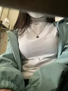 Snapshot of Tuongvy05 chatting on 01.14.25 Tuongvy05 online show from 01.14.25