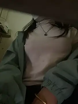 Snapshot of Tuongvy05 chatting on 01.20.25 Tuongvy05 online show from 01.20.25