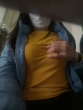 Snapshot of Tuongvy05 chatting on 02.24.25 Tuongvy05 online show from 02.24.25