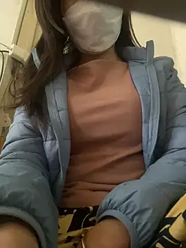 Snapshot of Tuongvy05 chatting on 02.25.25 Tuongvy05 online show from 02.25.25