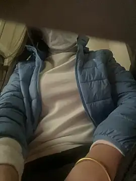 Snapshot of Tuongvy05 chatting on 02.25.25 Tuongvy05 online show from 02.25.25