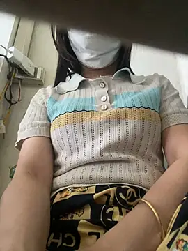 Snapshot of Tuongvy05 chatting on 03.03.25 Tuongvy05 online show from 03.03.25