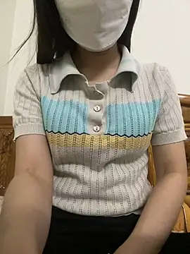 Snapshot of Tuongvy05 chatting on 03.21.25 Tuongvy05 online show from 03.21.25