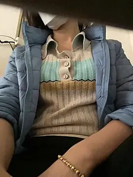 Snapshot of Tuongvy05 chatting on 03.22.25 Tuongvy05 online show from 03.22.25