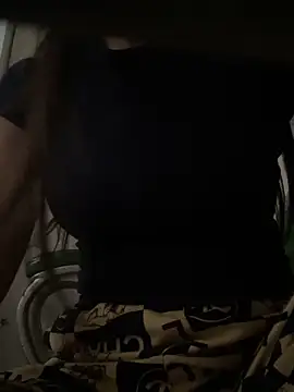 Snapshot of Tuongvy05 chatting on 12.14.25 Tuongvy05 online show from 12.14.25